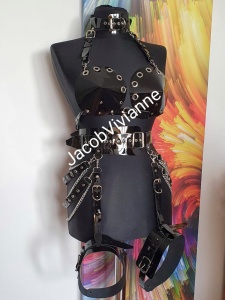 Set sutien, chilot si ham picior piele naturala, produse accesorizate  - Img 4