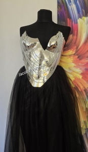 Corset argintiu plastic tip oglinda cu lant Takh asimetric - Img 2