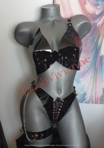 Set piele naturala sutien ,chilot piele naturala