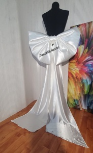 Brosa funda mare din satin talie cu trena detasabila - Img 3