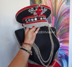 Cascheta military accesorizata