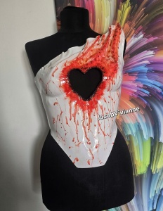 Corset Cyber HEART - Corset alb plastic inima cu finisat rosu - Img 3