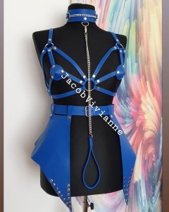 Set piele naturala fusta, choker, sutien piele naturala