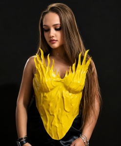 Corset galben din plastic asimetric Crystal