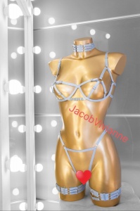 Set sutien, chilot, choker si bretele picior - Img 2