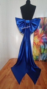 Brosa funda mare din satin talie cu trena detasabila