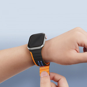 Магнитна каишка Dux Ducis LD - Apple Watch 41mm Series 9 / 41mm Series 8 / 41mm Series 7 / 40mm Series 6 / 40mm SE / 40mm Series 5 / 40mm Series 4 / 38mm Series 3 / 38mm Series 2 / 38mm (1st gen) черна / оранжева - Img 5