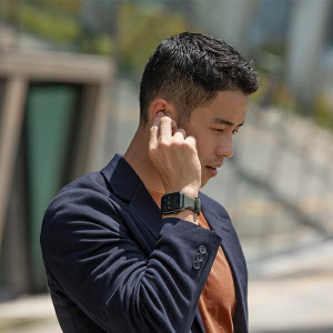 Силиконова каишка UNIQ Linus - Apple Watch Ultra 49mm / Ultra 2 49mm / 45mm Series 9 / 45mm Series 8 / 45mm Series 7 / 44mm SЕ (2nd gen) / 44mm SE / 44mm Series 6 / 44mm Series 5 / 44mm Series 4 зелена - Img 2