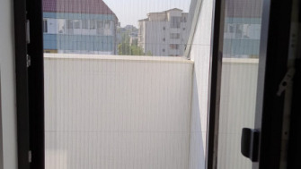Incepe sezonul insectelor. Ia-ti protectie adecvata impotriva mustelor pentru usile din casa ta