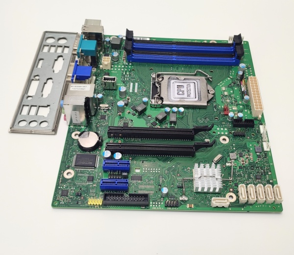 Placa de baza Fujitsu socket 1150 chipset Q87, D3222-B12 GS3, 4xDDR3, VGA, DVI, DP