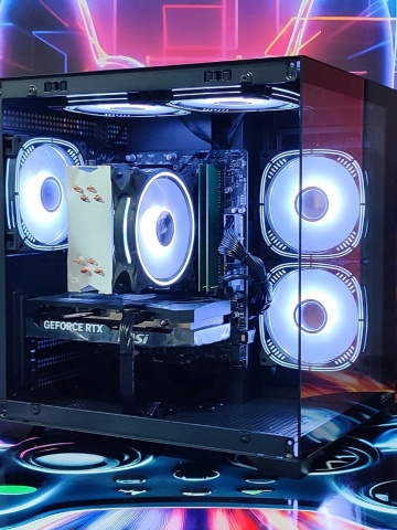 Calculator Gaming Intel Raptor Lake Refresh, Core i5 14400F, 32GB DDR4, NVME 512GB+ HDD 1TB, video MSI VENTUS 2X OC GeForce RTX 5060 8GB GDDR7 DLSS4, telecomanda ARGB