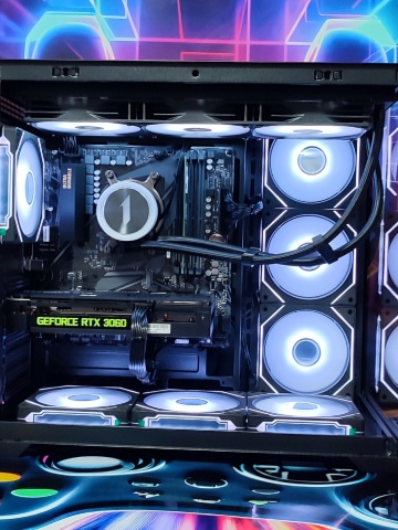 Calculator Gaming AMD Ryzen 7 3800X, 32GB DDR4, NVME 1TB, video Nvidia GeForce RTX 3060 12GB GDDR6 192-bit, Telecomanda ARGB