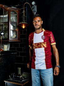 Tricou oficial CFR Cluj - Nike visiniu - 2026-2027 + emblema oficiala de Superliga