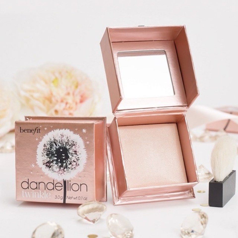 Pudra iluminatoare Benefit Mini Dandelion Twinkle, 1.5g - 2 | YEO