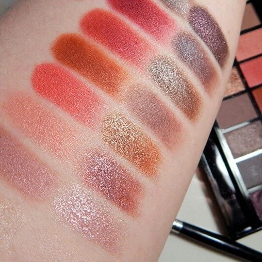 Paleta farduri de ochi Makeup Revolution New-Trals vs Neutrals, 16 Culori - 2 | YEO