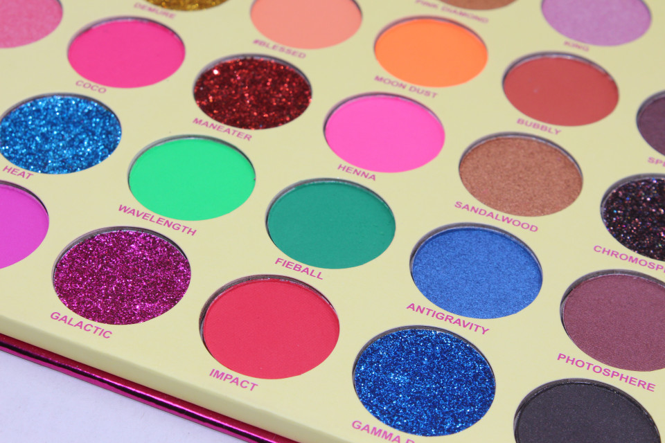 Trusa machiaj paleta farduri ochi, Via Letvass, 35 culori Via Letvass