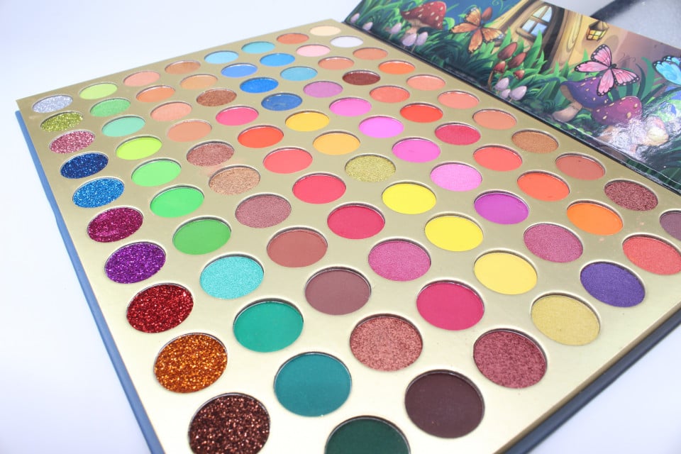 Trusa machiaj, Via Letvass, Artistry Palette, 88 culori - 4 | YEO