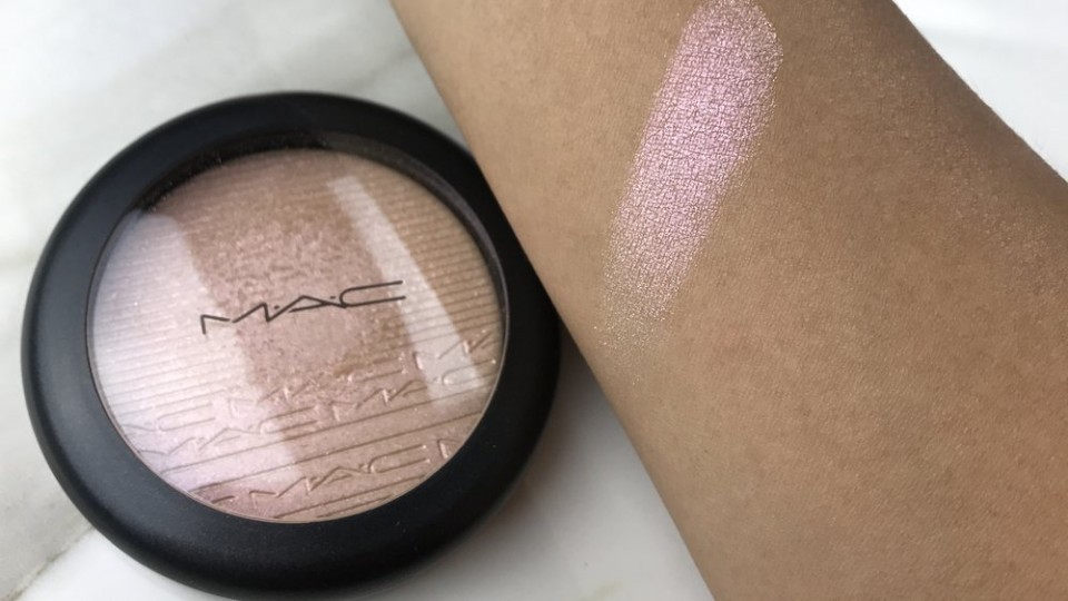 Pudra iluminatoare MAC Extra Dimension Lumiere Beaming Blush - 3 | YEO