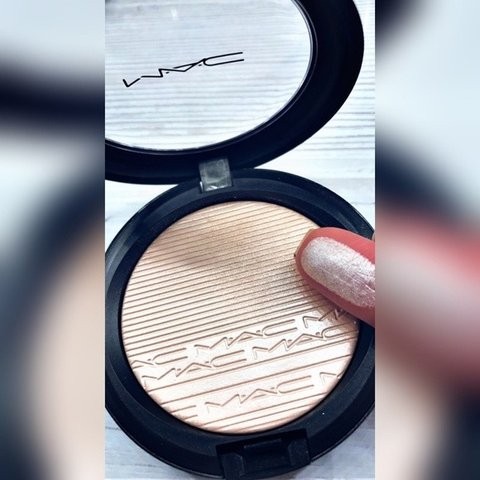 Pudra iluminatoare MAC Extra Dimension Skinfinish Lumiere Nuanta Double Gleam