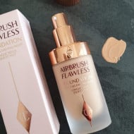 Fond de ten Charlotte Tilbury Airbrush Flawless Foundation 5 Neutral