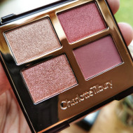 Paleta 4 fard pleoape Charlotte Tilbury Luxury Palette Mesmerising Maroon