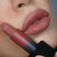 Ruj de buze mat Huda Beauty Power Bullet Matte Lipstick Interview