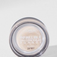 Corector Loreal Infaillible Concealer Pomade 24 H , 01 Light
