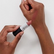 Ruj de buze MAC Powder Kiss Lipstick Nuanta Sultry Move