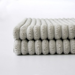 Set 2 fete de perna decorative din velur cu dungi, 30x50cm, Verde deschis - Img 2