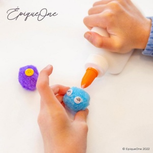 Set 2100 de bucăți multicolore pentru bricolaj, pompoane, ochi googly, EpiqueOne - Img 3