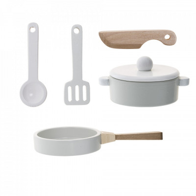 Set de joaca 5 piese din MDF Bahoz Bloomingville Mini Dimensiuni: - Diametru: 8,5 cm - Inaltime: 11 cm Material: MDF si lemn de schima Varsta recomandata: 24+ luni. Dimensiunile afisate sunt ale setului.
