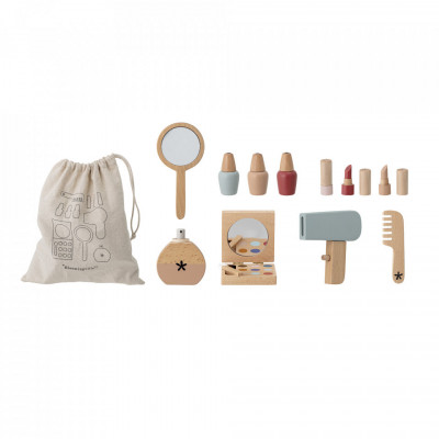 Set 11 jucarii multicolore din lemn Daisy Bloomingville Mini Dimensiuni set: - Lungime: 22 cm - Latime: 7 cm - Inaltime: 22 cm Material: plastic acrilic, MDF, lemn de fag si lemn de lotus Varsta recomandata: 3+ ani. Albastru pentru unghii si rosu pentru b