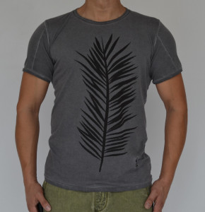 TRICOU DE BĂRBAT ALBASTRU CU ALBIRE PE CUSĂTURI ȘI FRUNZĂ GREY OIL DYE