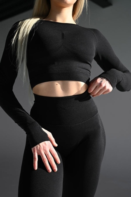 Set Negru din Două Piese cu Top și Colanți, Design Seamless, Efect Push-up Evidențierea Siluetei, Inclusiv Bluza cu Mâneci Lungi