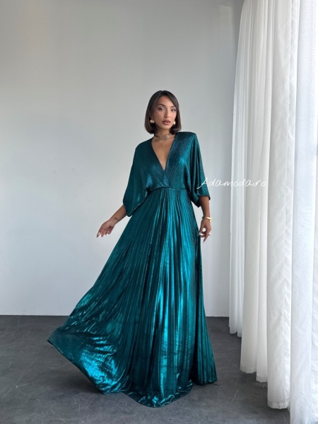 Rochie eleganta lunga plisata cu aspect lucios