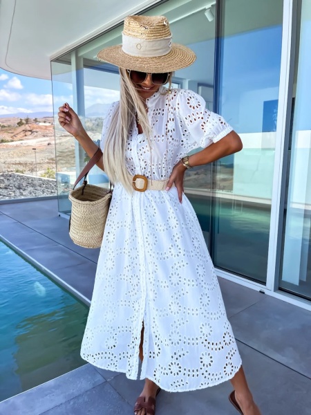 Rochie midi brodata cu nasturi si accesoriu curea