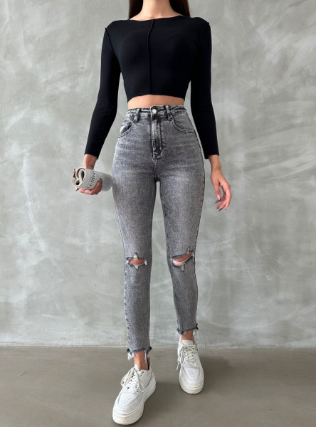 Blugi mom fit cu taieturi in genuchi