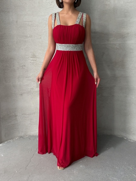 Rochie eleganta lunga din voal accesorizata cu strasuri