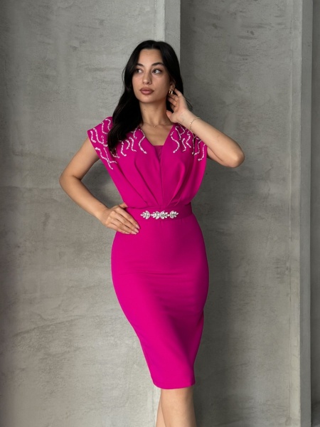 Rochie eleganta dama midi accesorizata cu strasuri
