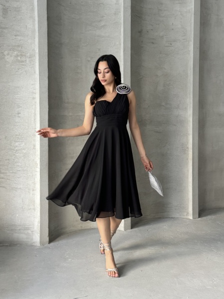 Rochie eleganta midi din voal cu accesorizata cu pampon