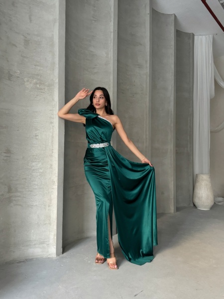 Rochie eleganta lunga cu accesoriu curea