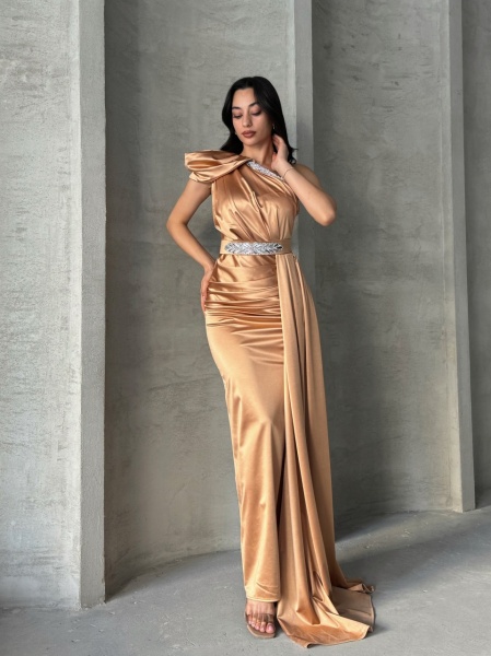 Rochie eleganta lunga cu accesoriu curea