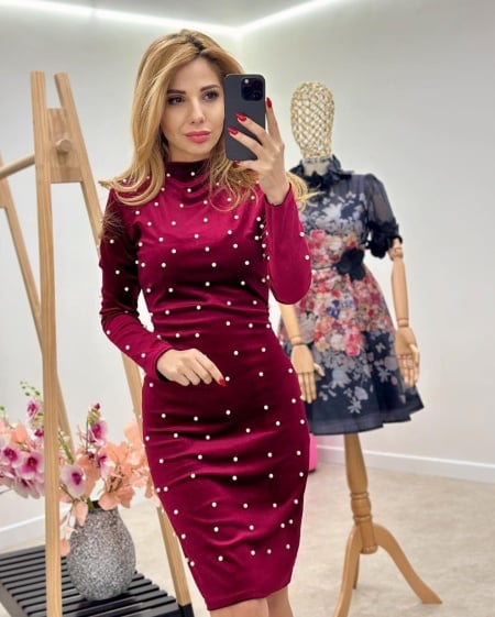 Rochie din catifea cu perle