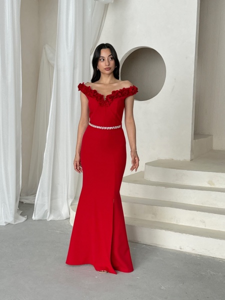 Rochie eleganta lunga cu accesoriu curea