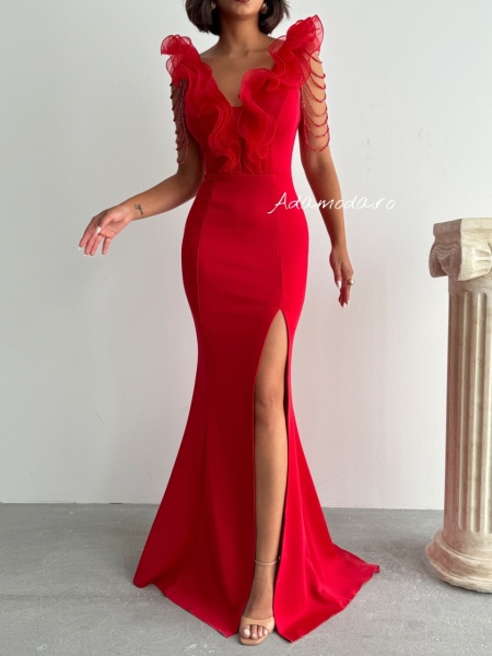Rochie eleganta lunga tip sirena accesorizata cu lantisoare