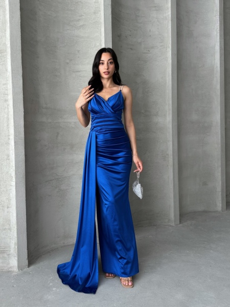 Rochie eleganta lunga cu bretele din strasuri