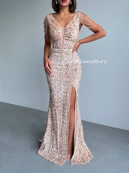 Rochie eleganta lunga cu paiete si lantisoare pe umeri