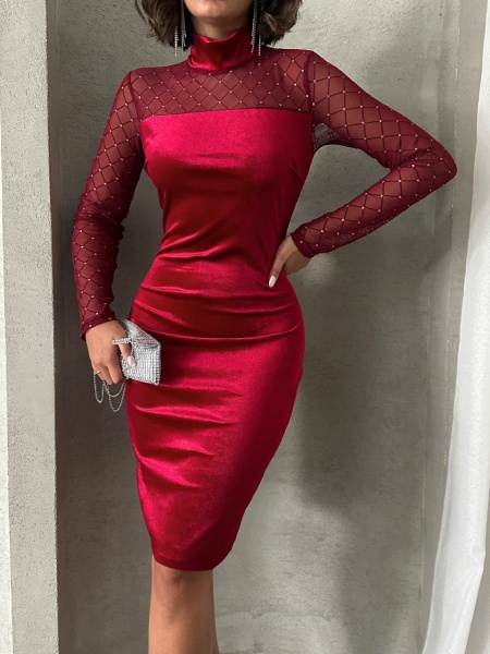 Rochie eleganta din catifea cu maneci din tul acesorizata cu strasuri