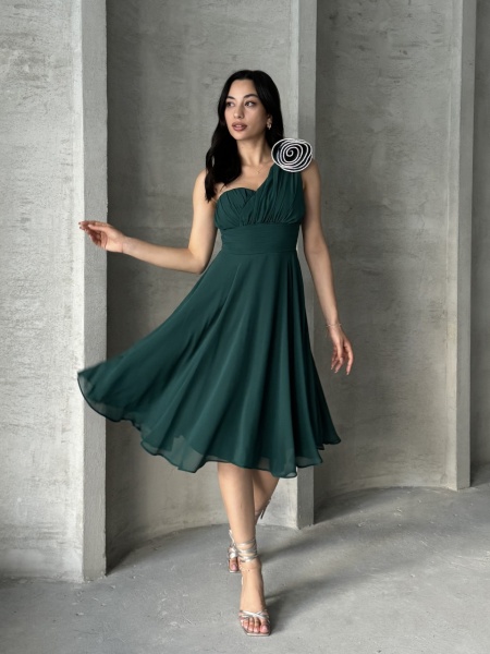 Rochie eleganta midi din voal cu accesorizata cu pampon