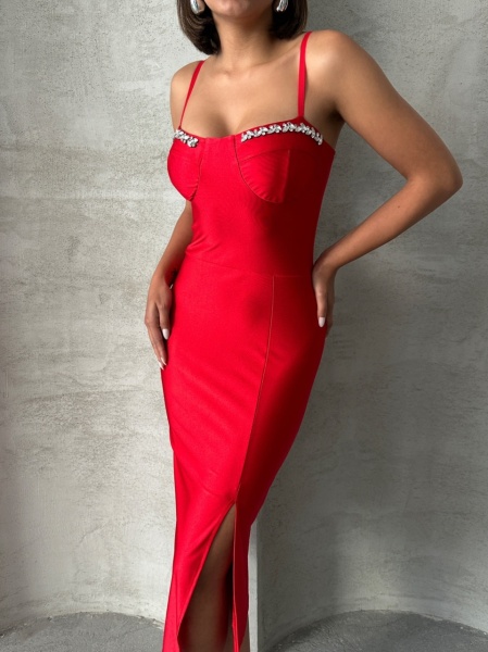 Rochie eleganta midi pe corp cu aplicatii